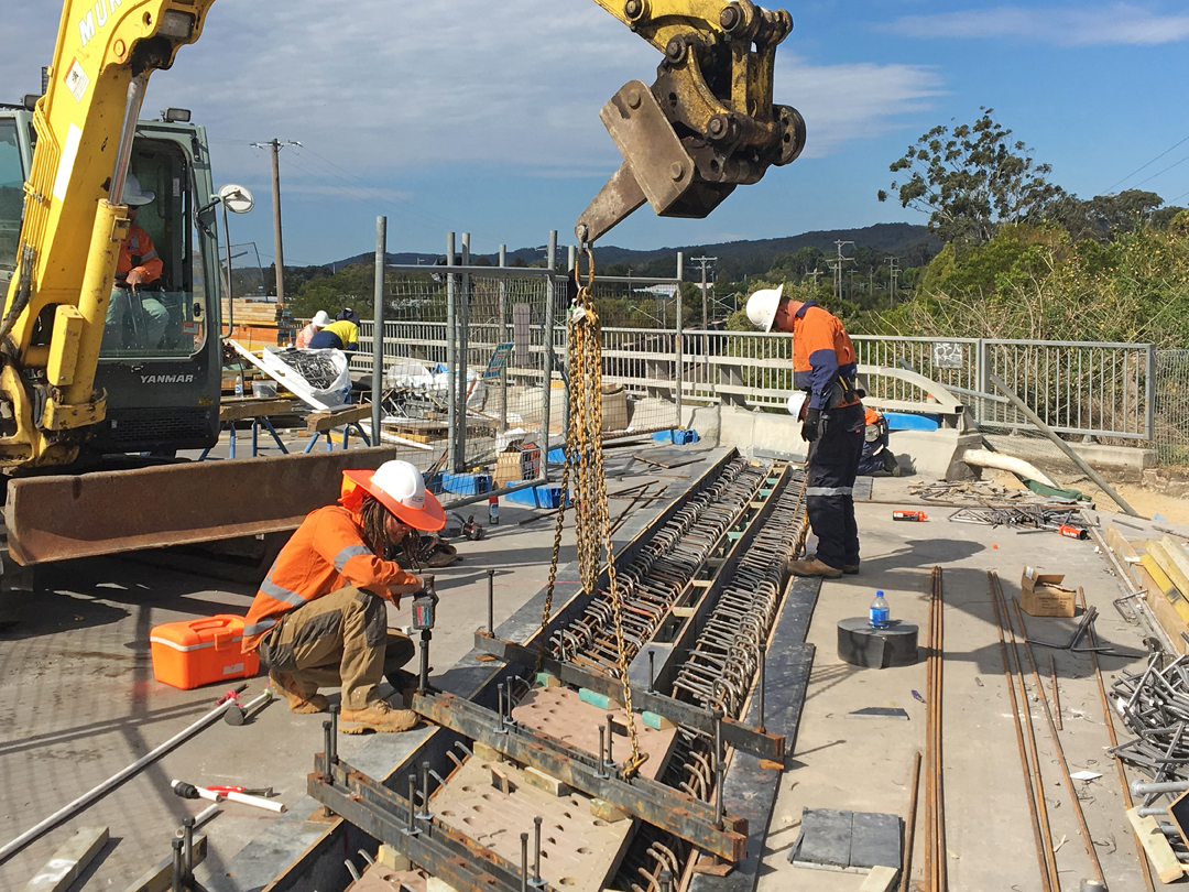 Tuggerah bridge Finger joint install tuggerah bridge finger joint install